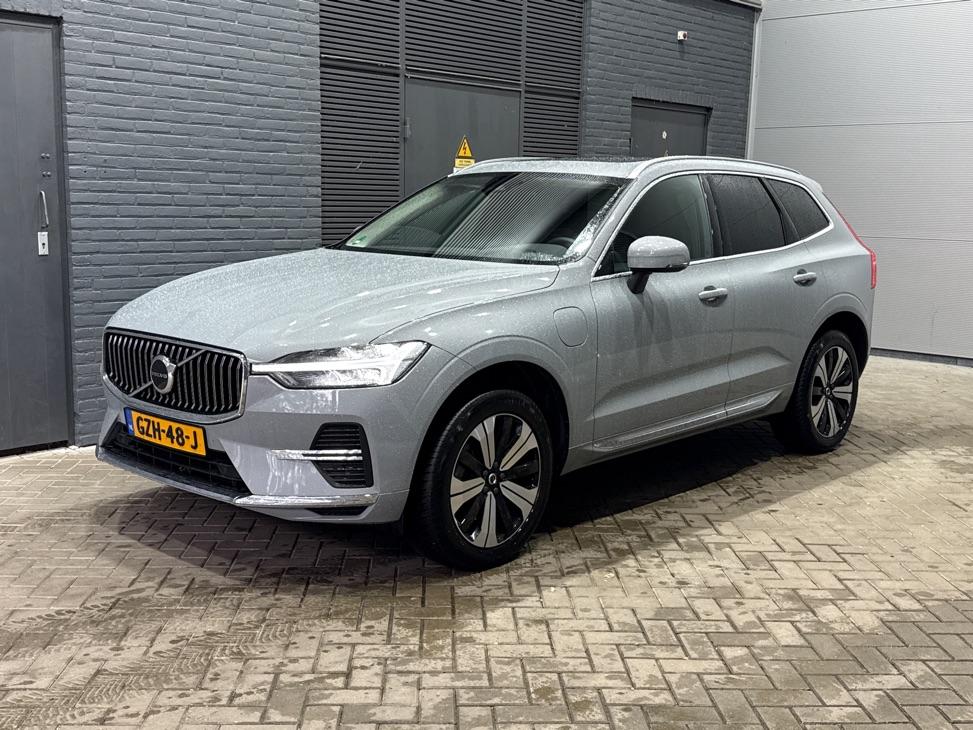 Volvo XC60 T6 Essential Bright | Panoramadak | Trekhaak | Pilot Assist | BLIS | Camera | Stoel+Stuurverwarming | ACC