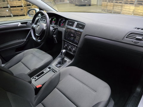 Volkswagen e-Golf E-Golf Navigatie Clima Carplay Cruise Camera LM SOH 93.6%
