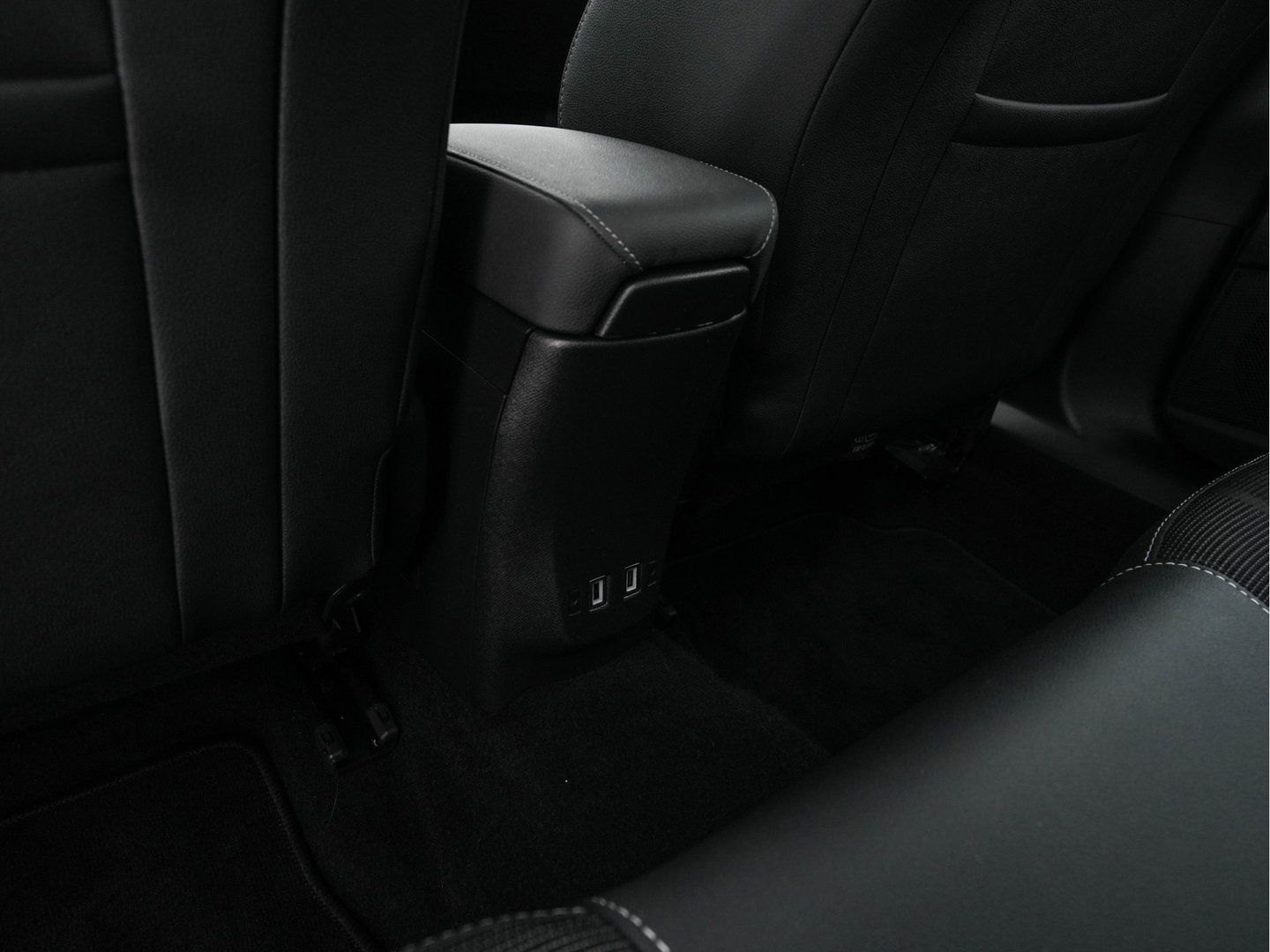 Opel Mokka-e Business Elegance 50-kWh (3-Fase-11kw) { SoH-100%} *HEATPUMP | MICROFIBRE | DIGI-COCKPIT | FULL-LED | CAMERA | COMFORTSEATS | KEYLESS | DAB+ | ECC | CRUISE | 16''ALU*