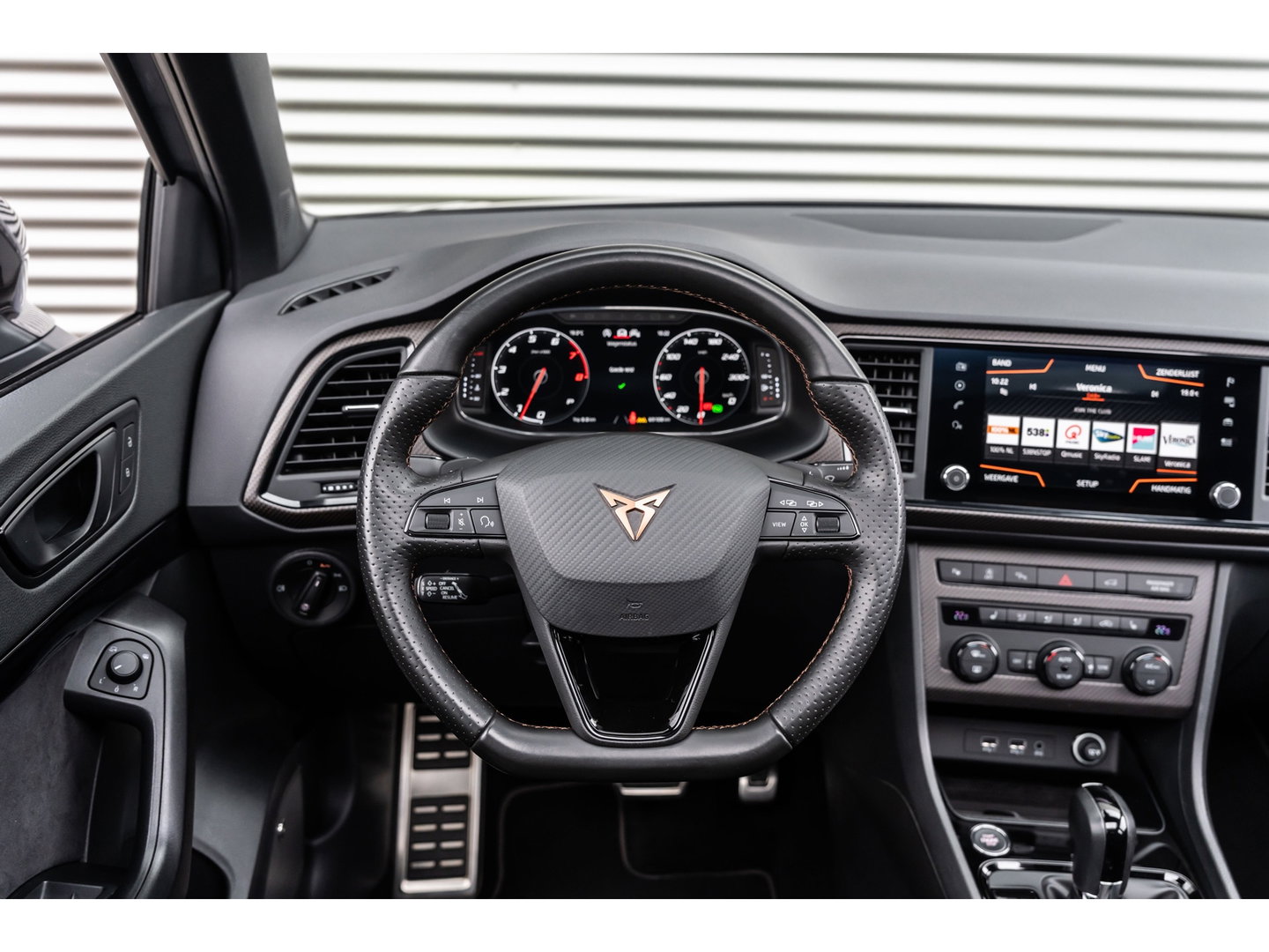 CUPRA Ateca 2.0 TSI 4DRIVE LIMITED PANO CARBON AKRA BREMBO
