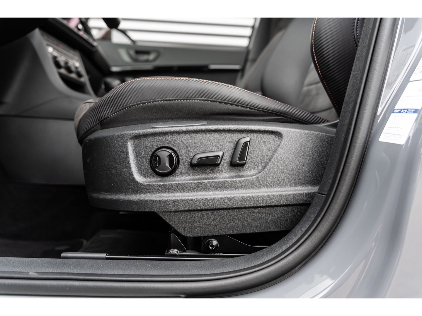 CUPRA Ateca 2.0 TSI 4DRIVE LIMITED PANO CARBON AKRA BREMBO