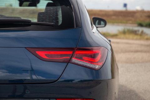 Mercedes-Benz CLA Shooting Brake 250 e Business Solution CARPLAY / TREKHAAK / AMBIENT LIGHTING / CAMERA