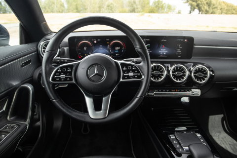 Mercedes-Benz CLA Shooting Brake 250 e Business Solution CARPLAY / TREKHAAK / AMBIENT LIGHTING / CAMERA