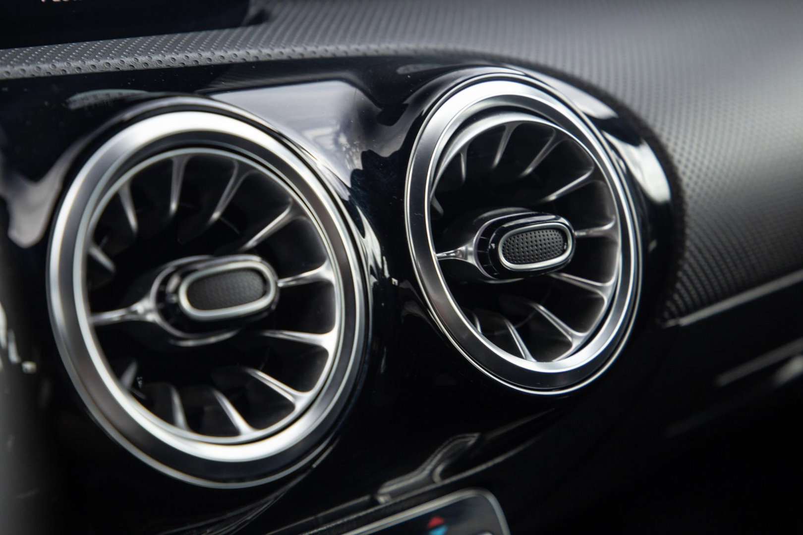 Mercedes-Benz CLA Shooting Brake 250 e Business Solution CARPLAY / TREKHAAK / AMBIENT LIGHTING / CAMERA