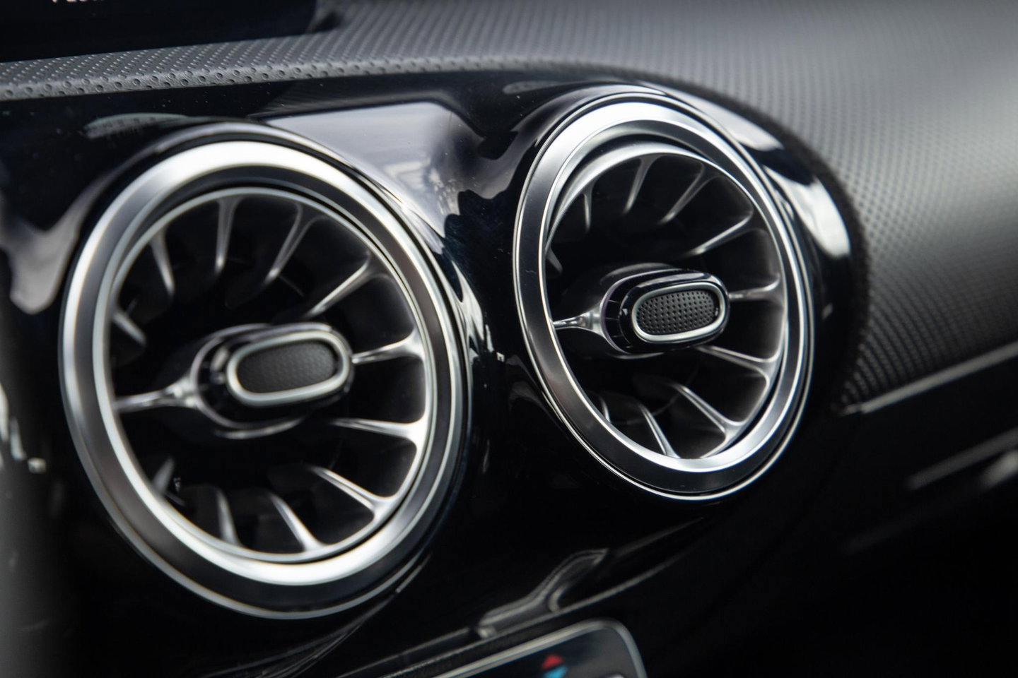 Mercedes-Benz CLA Shooting Brake 250 e Business Solution CARPLAY / TREKHAAK / AMBIENT LIGHTING / CAMERA
