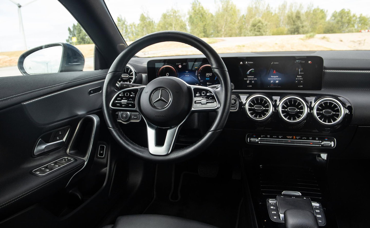 Mercedes-Benz CLA Shooting Brake 250 e Business Solution CARPLAY / TREKHAAK / AMBIENT LIGHTING / CAMERA