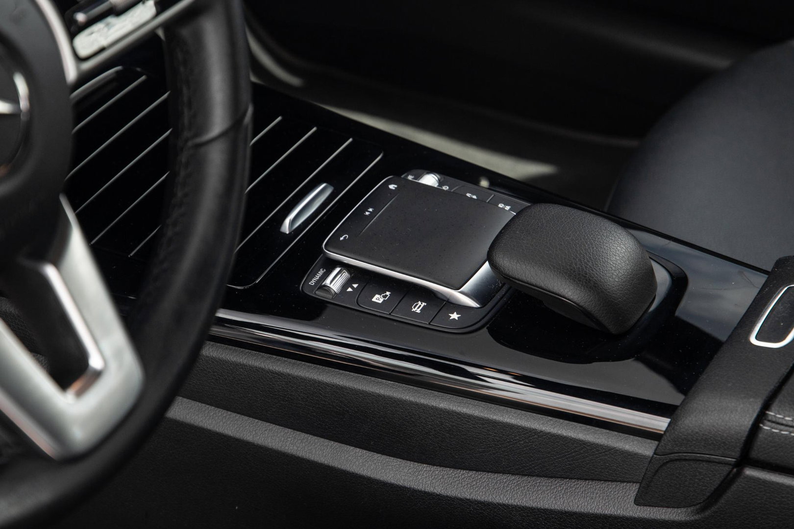 Mercedes-Benz CLA Shooting Brake 250 e Business Solution CARPLAY / TREKHAAK / AMBIENT LIGHTING / CAMERA