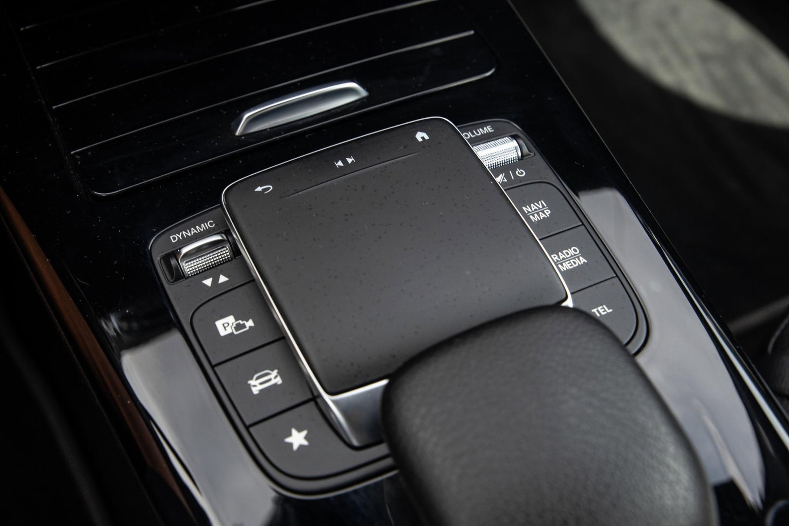 Mercedes-Benz CLA Shooting Brake 250 e Business Solution CARPLAY / TREKHAAK / AMBIENT LIGHTING / CAMERA