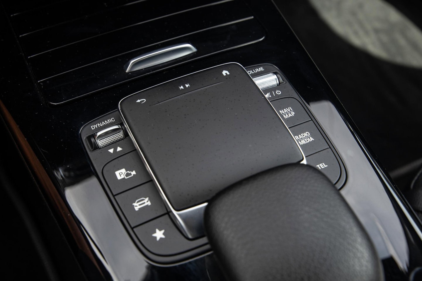 Mercedes-Benz CLA Shooting Brake 250 e Business Solution CARPLAY / TREKHAAK / AMBIENT LIGHTING / CAMERA