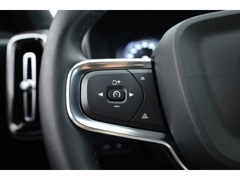 Volvo XC40 1.5 T5 Plug-in hybrid Plus Dark | Trekhaak | 360 camera | Stoel + stuurverw. | Elek. stoelen |