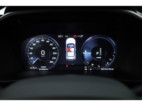 Volvo XC40 1.5 T5 Plug-in hybrid Plus Dark | Trekhaak | 360 camera | Stoel + stuurverw. | Elek. stoelen |