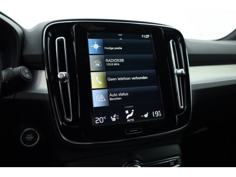 Volvo XC40 1.5 T5 Plug-in hybrid Plus Dark | Trekhaak | 360 camera | Stoel + stuurverw. | Elek. stoelen |