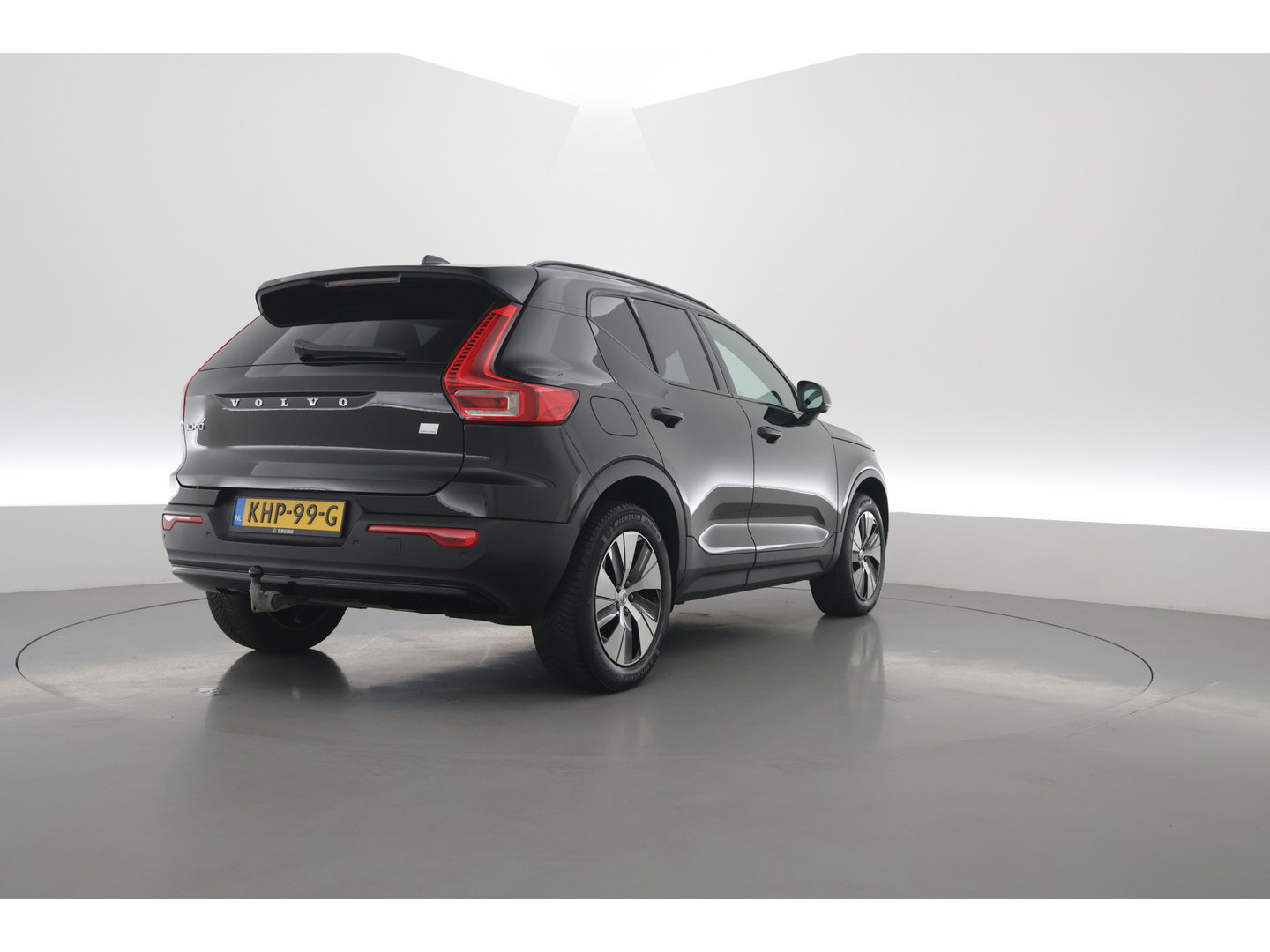Volvo XC40 1.5 T5 Plug-in hybrid Plus Dark | Trekhaak | 360 camera | Stoel + stuurverw. | Elek. stoelen |