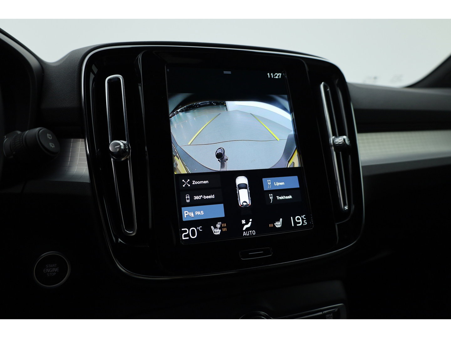 Volvo XC40 1.5 T5 Plug-in hybrid Plus Dark | Trekhaak | 360 camera | Stoel + stuurverw. | Elek. stoelen |