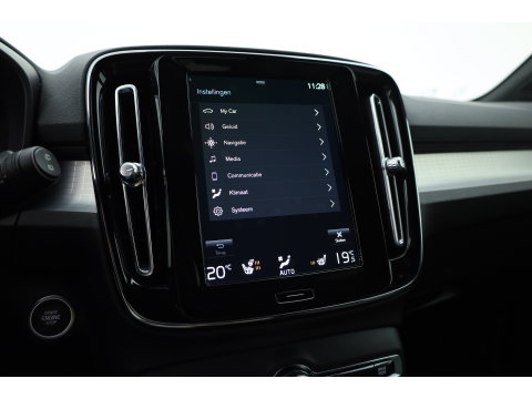 Volvo XC40 1.5 T5 Plug-in hybrid Plus Dark | Trekhaak | 360 camera | Stoel + stuurverw. | Elek. stoelen |