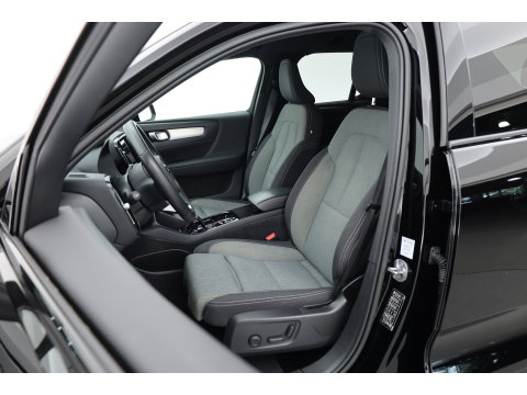 Volvo XC40 1.5 T5 Plug-in hybrid Plus Dark | Trekhaak | 360 camera | Stoel + stuurverw. | Elek. stoelen |