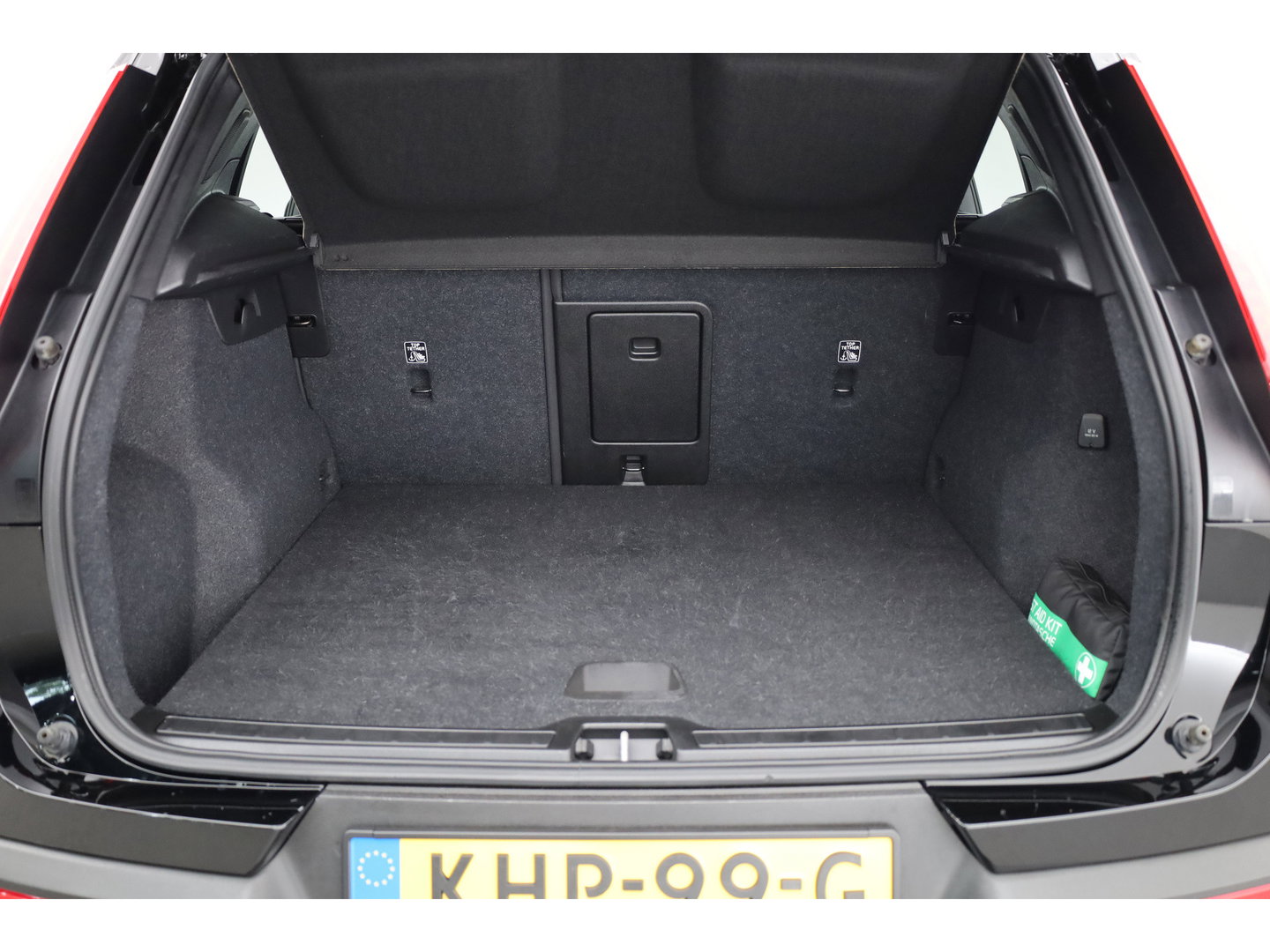 Volvo XC40 1.5 T5 Plug-in hybrid Plus Dark | Trekhaak | 360 camera | Stoel + stuurverw. | Elek. stoelen |