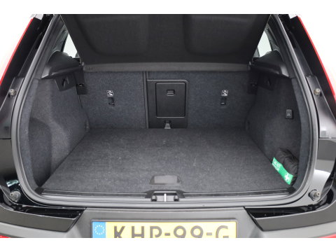 Volvo XC40 1.5 T5 Plug-in hybrid Plus Dark | Trekhaak | 360 camera | Stoel + stuurverw. | Elek. stoelen |