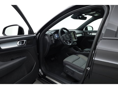 Volvo XC40 1.5 T5 Plug-in hybrid Plus Dark | Trekhaak | 360 camera | Stoel + stuurverw. | Elek. stoelen |