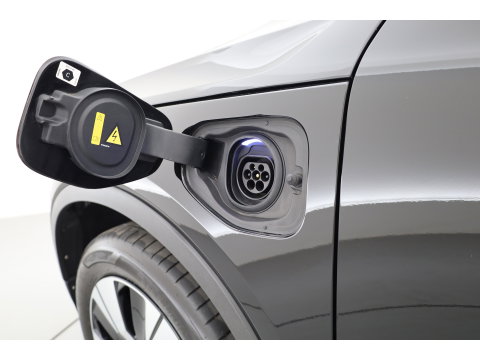 Volvo XC40 1.5 T5 Plug-in hybrid Plus Dark | Trekhaak | 360 camera | Stoel + stuurverw. | Elek. stoelen |