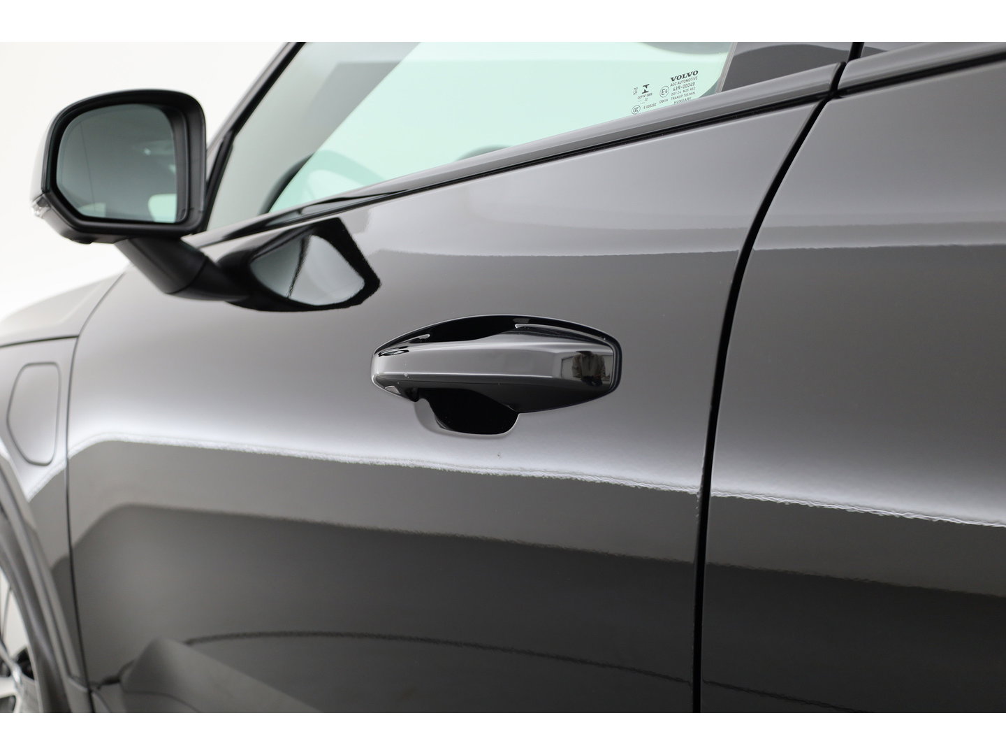 Volvo XC40 1.5 T5 Plug-in hybrid Plus Dark | Trekhaak | 360 camera | Stoel + stuurverw. | Elek. stoelen |