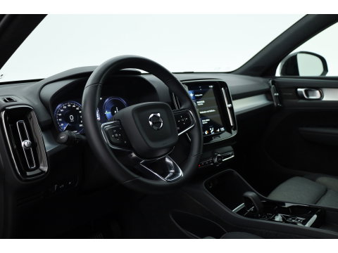 Volvo XC40 1.5 T5 Plug-in hybrid Plus Dark | Trekhaak | 360 camera | Stoel + stuurverw. | Elek. stoelen |