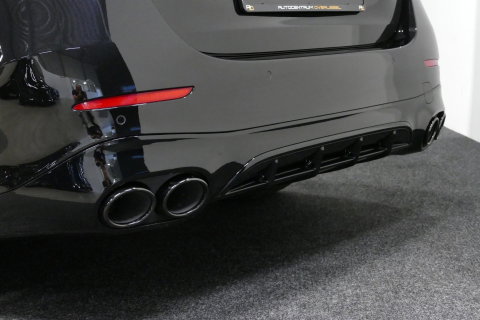 Mercedes-Benz E-Klasse 300 e AMG Line / E53 AMG Edition1 look / E53 AMG Diffuser / Panamericana Grille / Panoramadak / Burmester Surround Sound 4D / Elektr. verstelbare voorstoelen + memory / Digital Light (Laser) / Ambienteverlichting / HUD / Rondomzichtcamera / Apple Carplay 