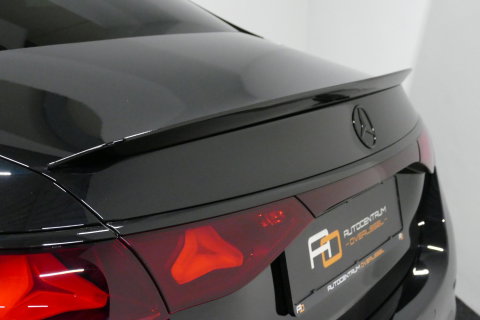 Mercedes-Benz E-Klasse 300 e AMG Line / E53 AMG Edition1 look / E53 AMG Diffuser / Panamericana Grille / Panoramadak / Burmester Surround Sound 4D / Elektr. verstelbare voorstoelen + memory / Digital Light (Laser) / Ambienteverlichting / HUD / Rondomzichtcamera / Apple Carplay 
