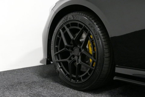 Mercedes-Benz E-Klasse 300 e AMG Line / E53 AMG Edition1 look / E53 AMG Diffuser / Panamericana Grille / Panoramadak / Burmester Surround Sound 4D / Elektr. verstelbare voorstoelen + memory / Digital Light (Laser) / Ambienteverlichting / HUD / Rondomzichtcamera / Apple Carplay 