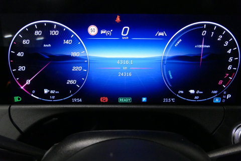Mercedes-Benz E-Klasse 300 e AMG Line / E53 AMG Edition1 look / E53 AMG Diffuser / Panamericana Grille / Panoramadak / Burmester Surround Sound 4D / Elektr. verstelbare voorstoelen + memory / Digital Light (Laser) / Ambienteverlichting / HUD / Rondomzichtcamera / Apple Carplay 