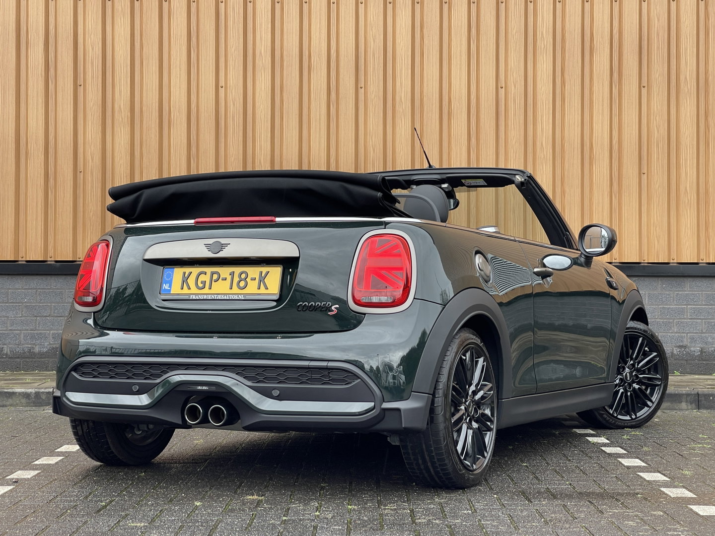 MINI Cabrio 2.0 Cooper S Rockingham GT Resolute Edition | Apple Carplay | LED | Sfeerverlichting | Keyless | DAB+ | Cruise Control |