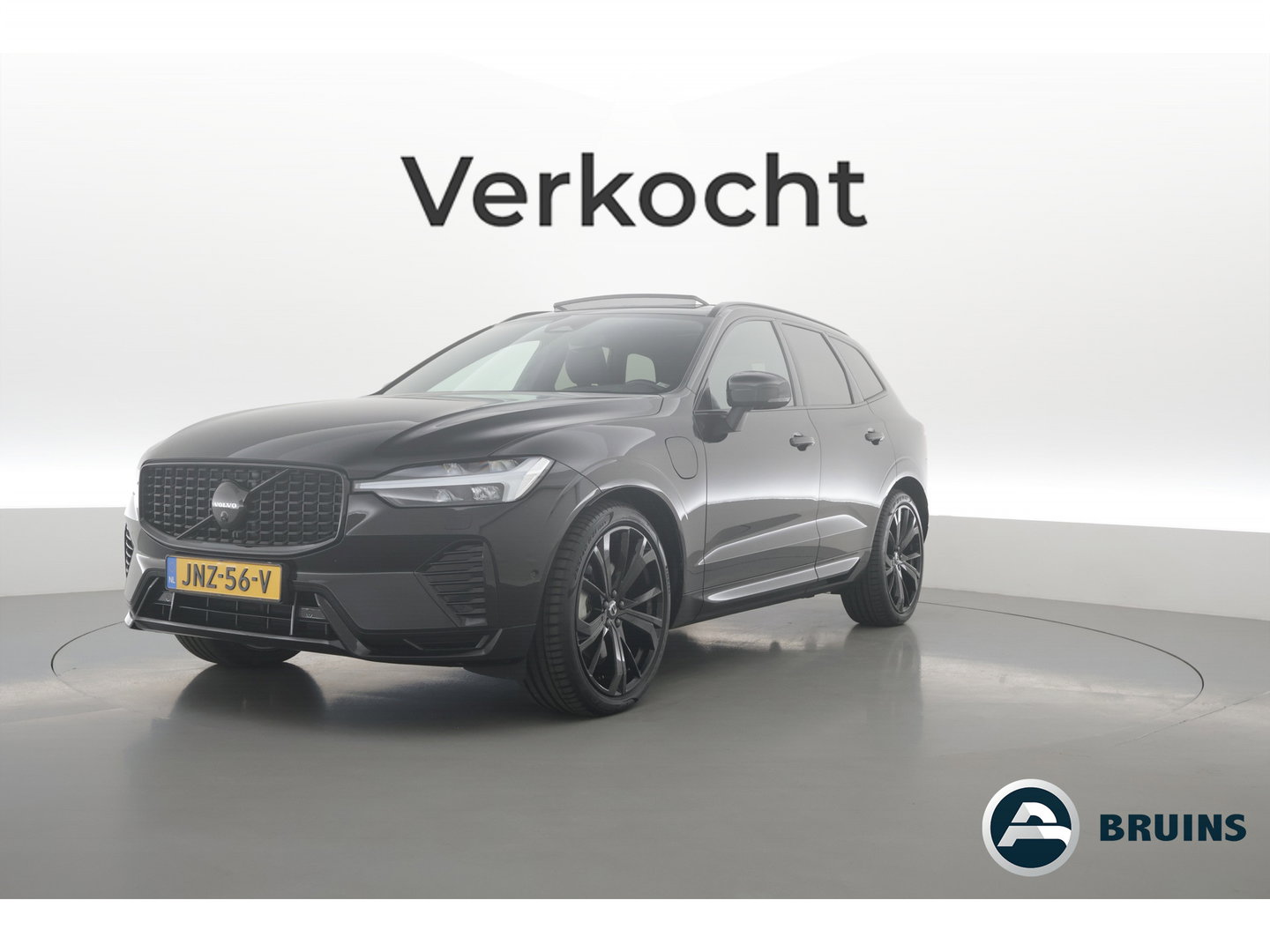 Volvo XC60 T6 Plug-in AWD Ultra Black Edition | Vol | Luchtvering | Massage | B&W Audio | Trekhaak | 360 camera | Head-up |