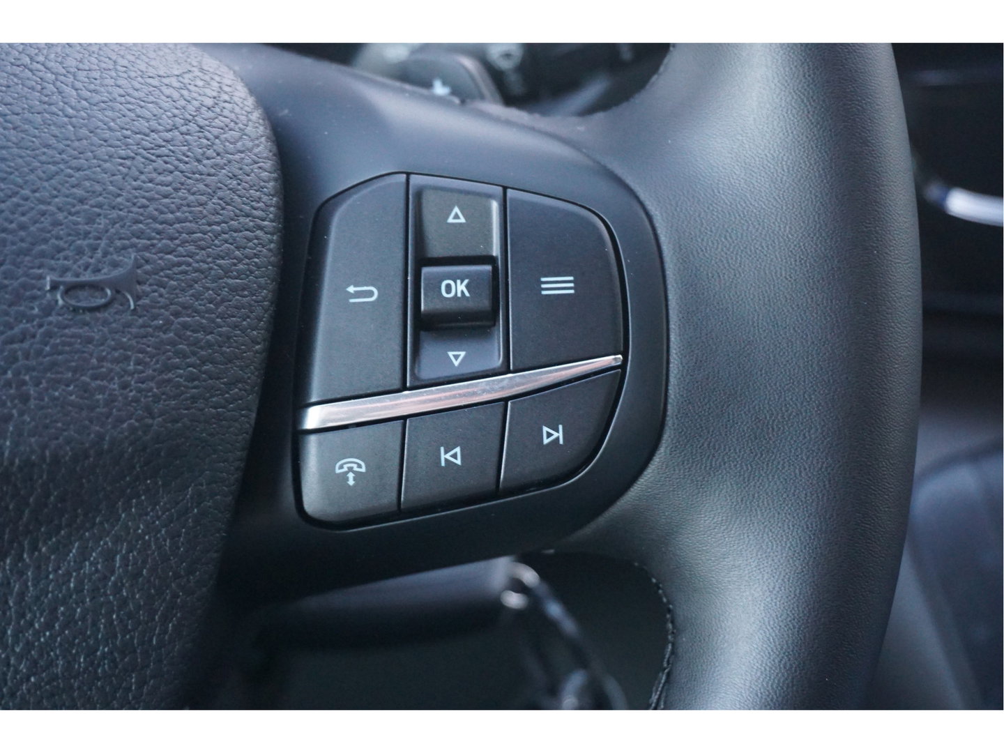 Ford Transit 350L 130PK L3H2 BPM VRIJ!! Sync4 Navi, 360 Camera, LM Velg, Trekhaak!! NR. A96