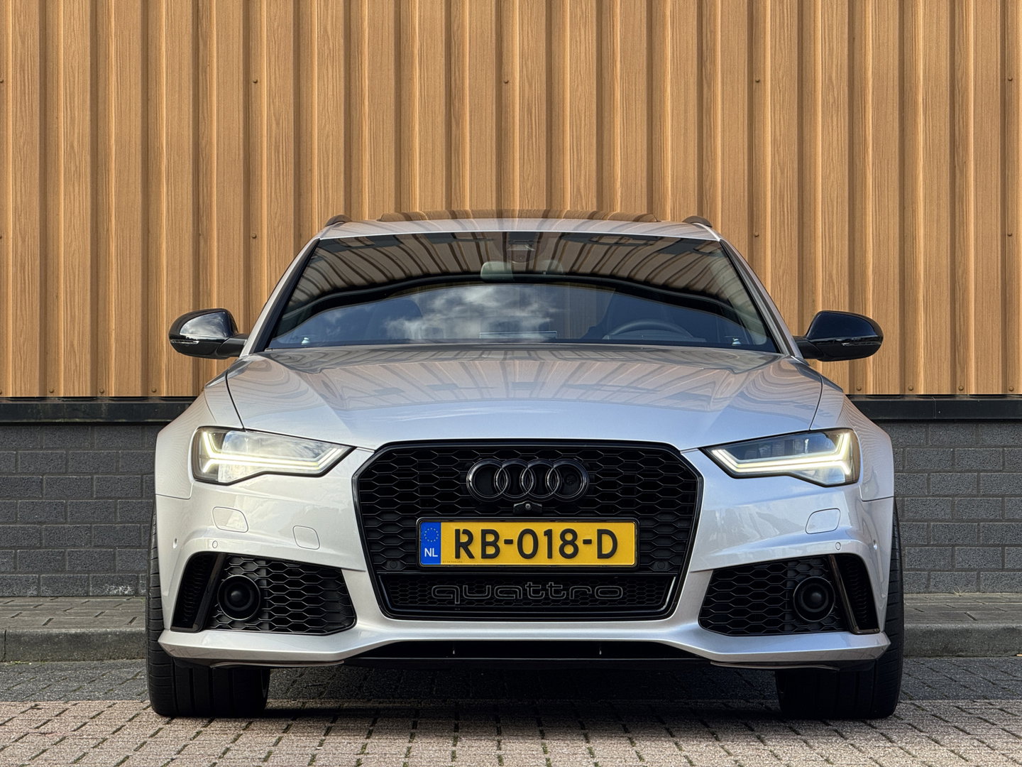 Audi A6 Avant 4.0 TFSI RS 6 quattro Pro Line Plus | Milltek | Keramisch | B&O Advanced | Dynamic Plus | Head-Up Display | Nightvision | Panoramadak | 360° Camera | Softclose | Leder | Keyless | DAB |