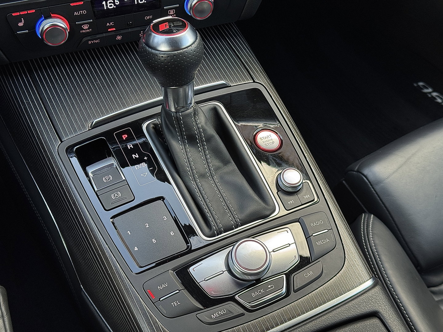 Audi A6 Avant 4.0 TFSI RS 6 quattro Pro Line Plus | Milltek | Keramisch | B&O Advanced | Dynamic Plus | Head-Up Display | Nightvision | Panoramadak | 360° Camera | Softclose | Leder | Keyless | DAB |