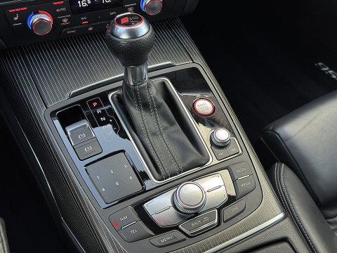 Audi A6 Avant 4.0 TFSI RS 6 quattro Pro Line Plus | Milltek | Keramisch | B&O Advanced | Dynamic Plus | Head-Up Display | Nightvision | Panoramadak | 360° Camera | Softclose | Leder | Keyless | DAB |