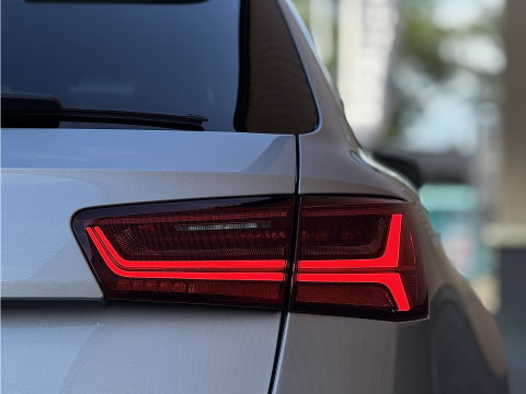 Audi A6 Avant 4.0 TFSI RS 6 quattro Pro Line Plus | Milltek | Keramisch | B&O Advanced | Dynamic Plus | Head-Up Display | Nightvision | Panoramadak | 360° Camera | Softclose | Leder | Keyless | DAB |