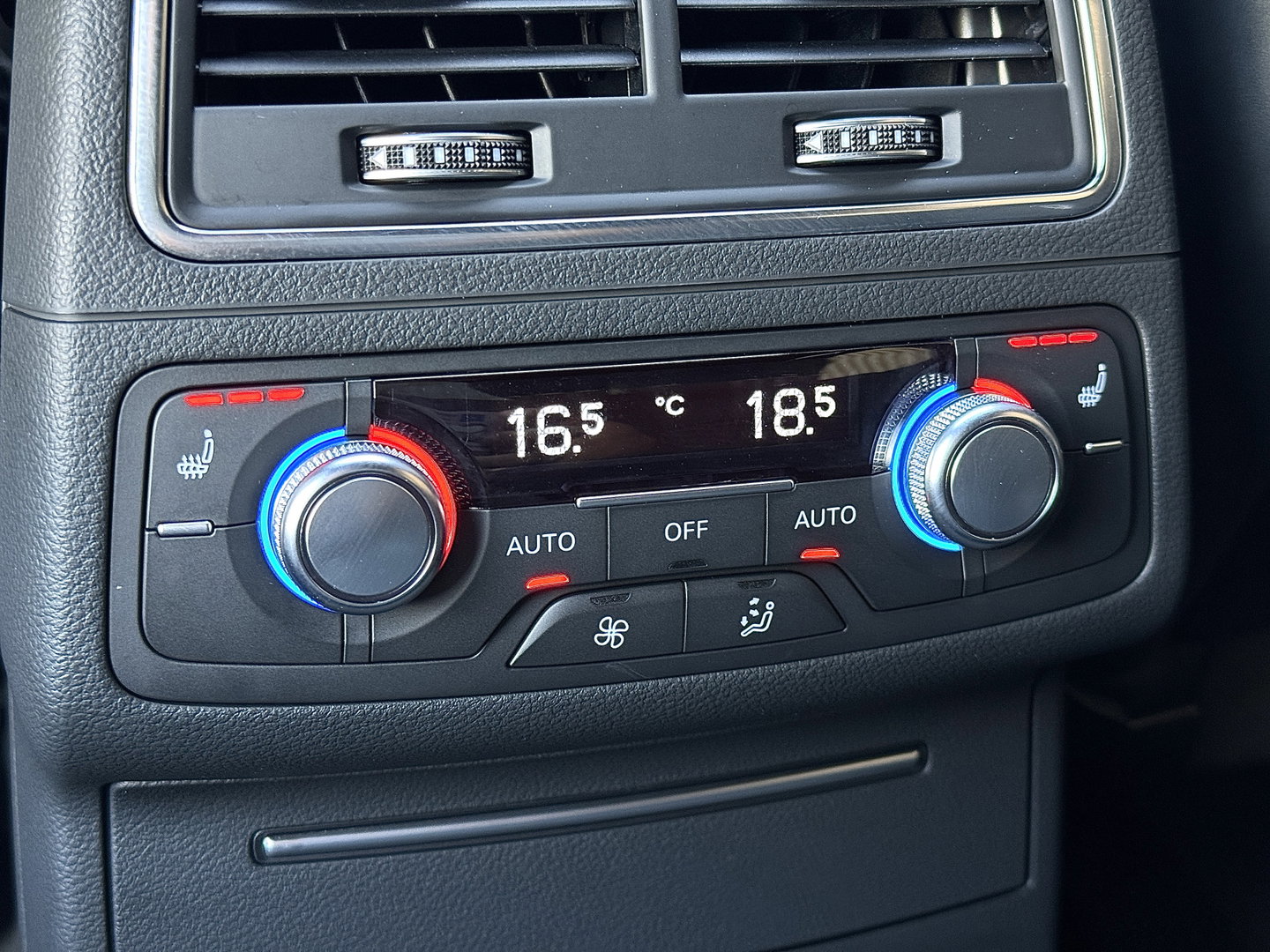Audi A6 Avant 4.0 TFSI RS 6 quattro Pro Line Plus | Milltek | Keramisch | B&O Advanced | Dynamic Plus | Head-Up Display | Nightvision | Panoramadak | 360° Camera | Softclose | Leder | Keyless | DAB |