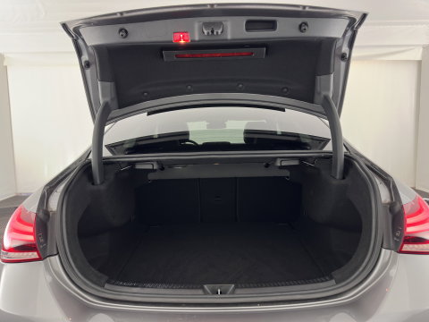 Mercedes-Benz A-Klasse 200 Business Solution AMG (INCL.BTW) Aut. *PANO | LEATHER-MICROFIBRE | FULL-LED | HEATED-SPORTSEATS | DIGI-COCKPIT | DAB+ | NAVI-FULLMAP | CAMERA | PRIVACYGLASS | SHIFTPADDLES | 18''ALU*