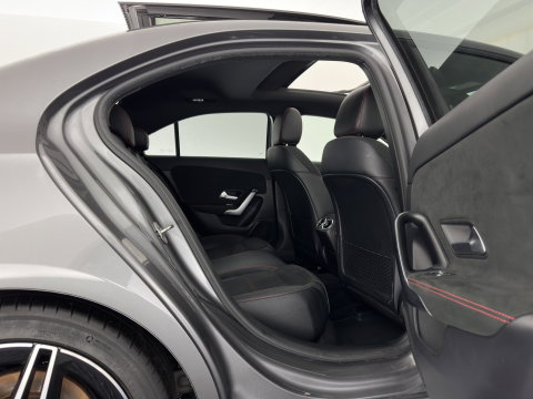 Mercedes-Benz A-Klasse 200 Business Solution AMG (INCL.BTW) Aut. *PANO | LEATHER-MICROFIBRE | FULL-LED | HEATED-SPORTSEATS | DIGI-COCKPIT | DAB+ | NAVI-FULLMAP | CAMERA | PRIVACYGLASS | SHIFTPADDLES | 18''ALU*