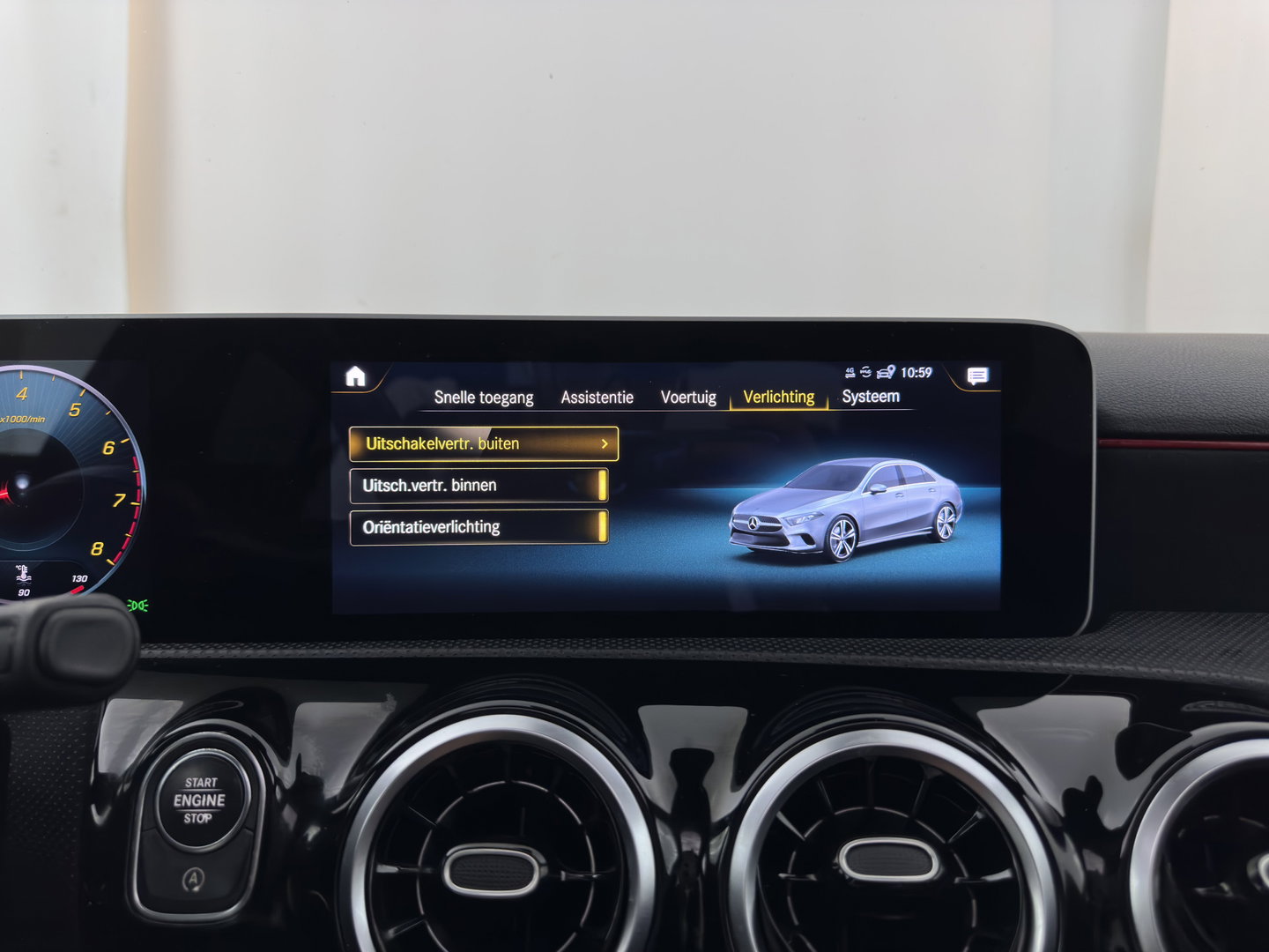 Mercedes-Benz A-Klasse 200 Business Solution AMG (INCL.BTW) Aut. *PANO | LEATHER-MICROFIBRE | FULL-LED | HEATED-SPORTSEATS | DIGI-COCKPIT | DAB+ | NAVI-FULLMAP | CAMERA | PRIVACYGLASS | SHIFTPADDLES | 18''ALU*