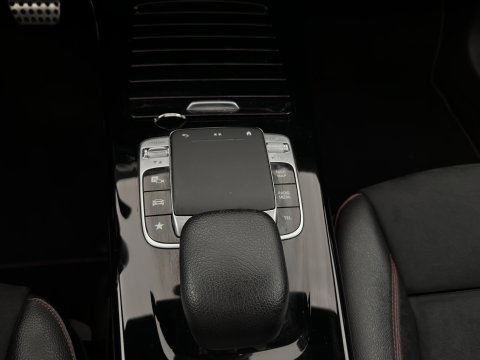 Mercedes-Benz A-Klasse 200 Business Solution AMG (INCL.BTW) Aut. *PANO | LEATHER-MICROFIBRE | FULL-LED | HEATED-SPORTSEATS | DIGI-COCKPIT | DAB+ | NAVI-FULLMAP | CAMERA | PRIVACYGLASS | SHIFTPADDLES | 18''ALU*
