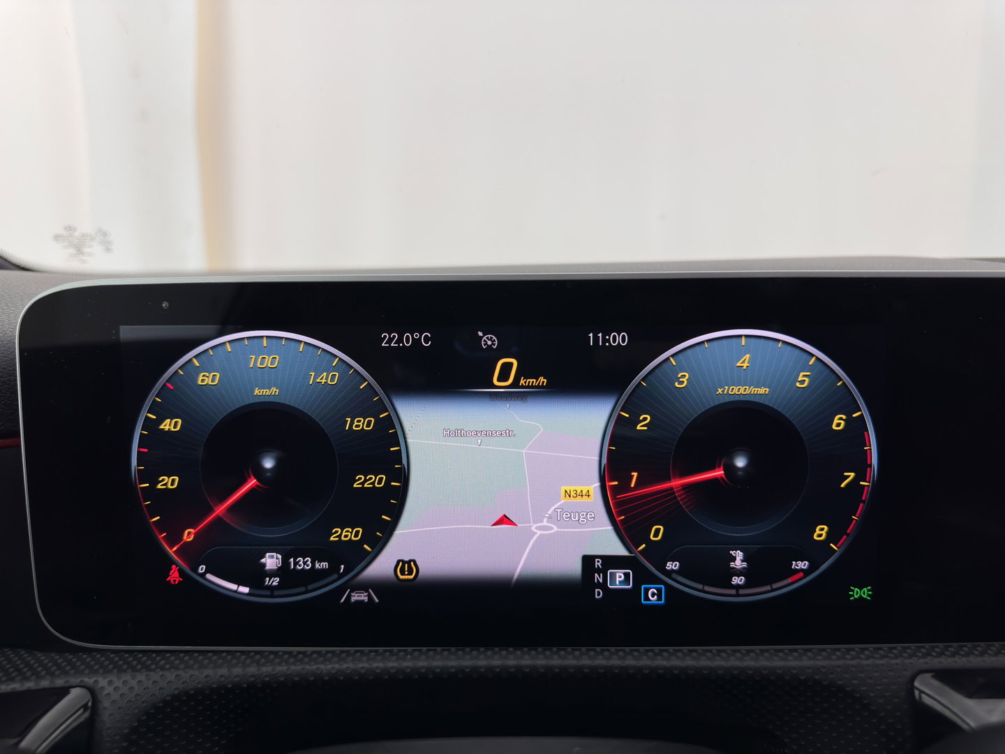 Mercedes-Benz A-Klasse 200 Business Solution AMG (INCL.BTW) Aut. *PANO | LEATHER-MICROFIBRE | FULL-LED | HEATED-SPORTSEATS | DIGI-COCKPIT | DAB+ | NAVI-FULLMAP | CAMERA | PRIVACYGLASS | SHIFTPADDLES | 18''ALU*