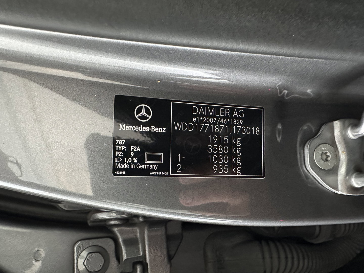 Mercedes-Benz A-Klasse 200 Business Solution AMG (INCL.BTW) Aut. *PANO | LEATHER-MICROFIBRE | FULL-LED | HEATED-SPORTSEATS | DIGI-COCKPIT | DAB+ | NAVI-FULLMAP | CAMERA | PRIVACYGLASS | SHIFTPADDLES | 18''ALU*