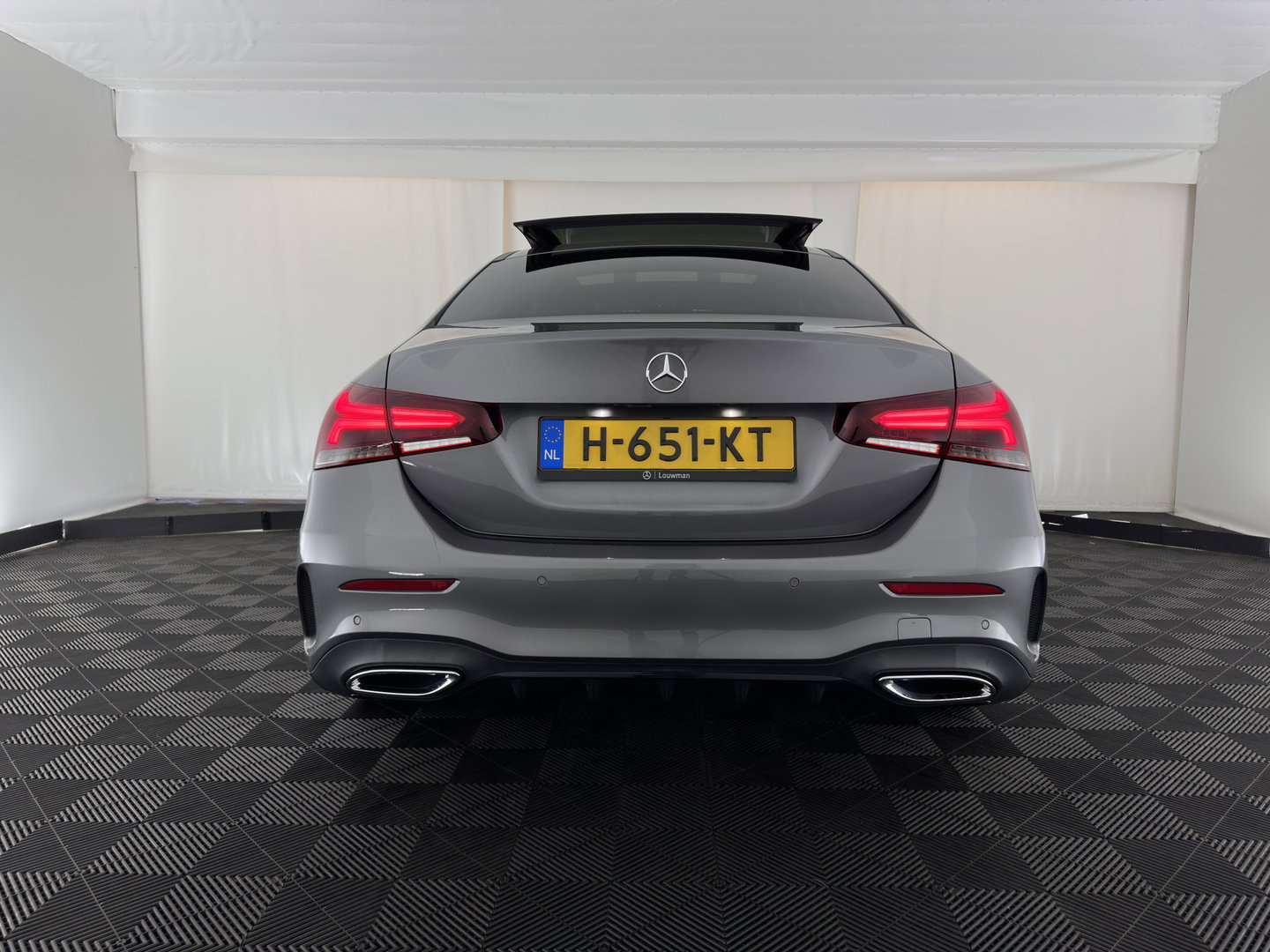 Mercedes-Benz A-Klasse 200 Business Solution AMG (INCL.BTW) Aut. *PANO | LEATHER-MICROFIBRE | FULL-LED | HEATED-SPORTSEATS | DIGI-COCKPIT | DAB+ | NAVI-FULLMAP | CAMERA | PRIVACYGLASS | SHIFTPADDLES | 18''ALU*