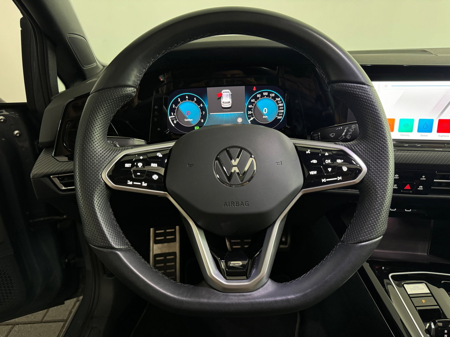 Volkswagen Golf 1.5 eTSI R-Line Pano|Sfeer|Camera|CarPlay