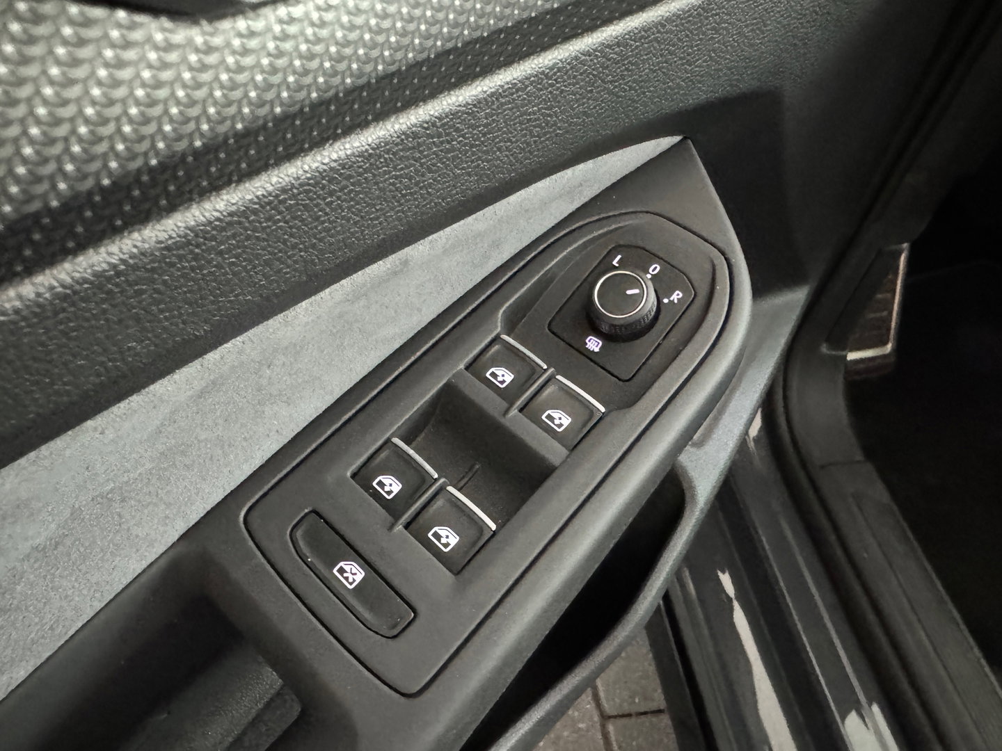 Volkswagen Golf 1.5 eTSI R-Line Pano|Sfeer|Camera|CarPlay