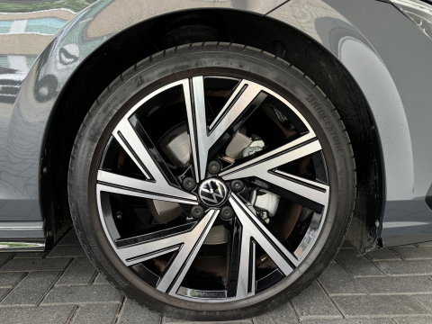 Volkswagen Golf 1.5 eTSI R-Line Pano|Sfeer|Camera|CarPlay