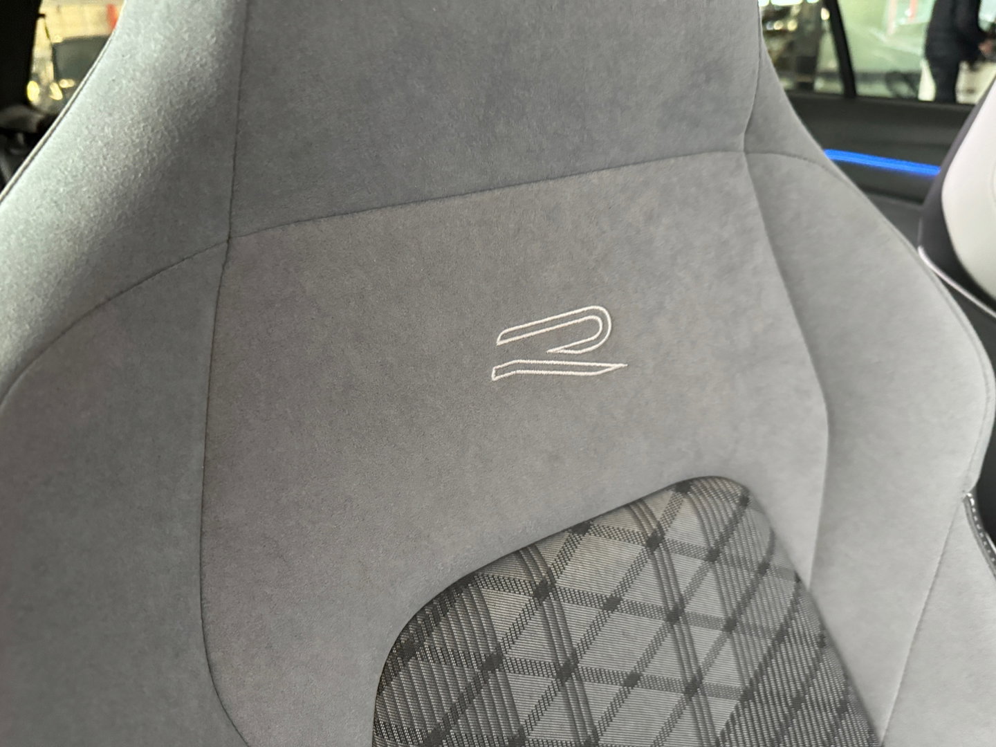 Volkswagen Golf 1.5 eTSI R-Line Pano|Sfeer|Camera|CarPlay