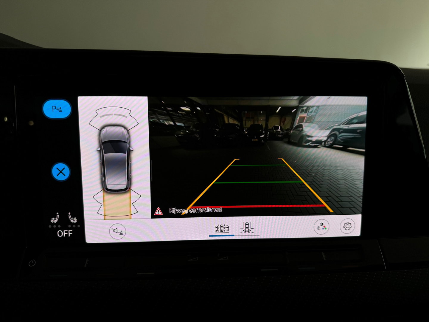 Volkswagen Golf 1.5 eTSI R-Line Pano|Sfeer|Camera|CarPlay